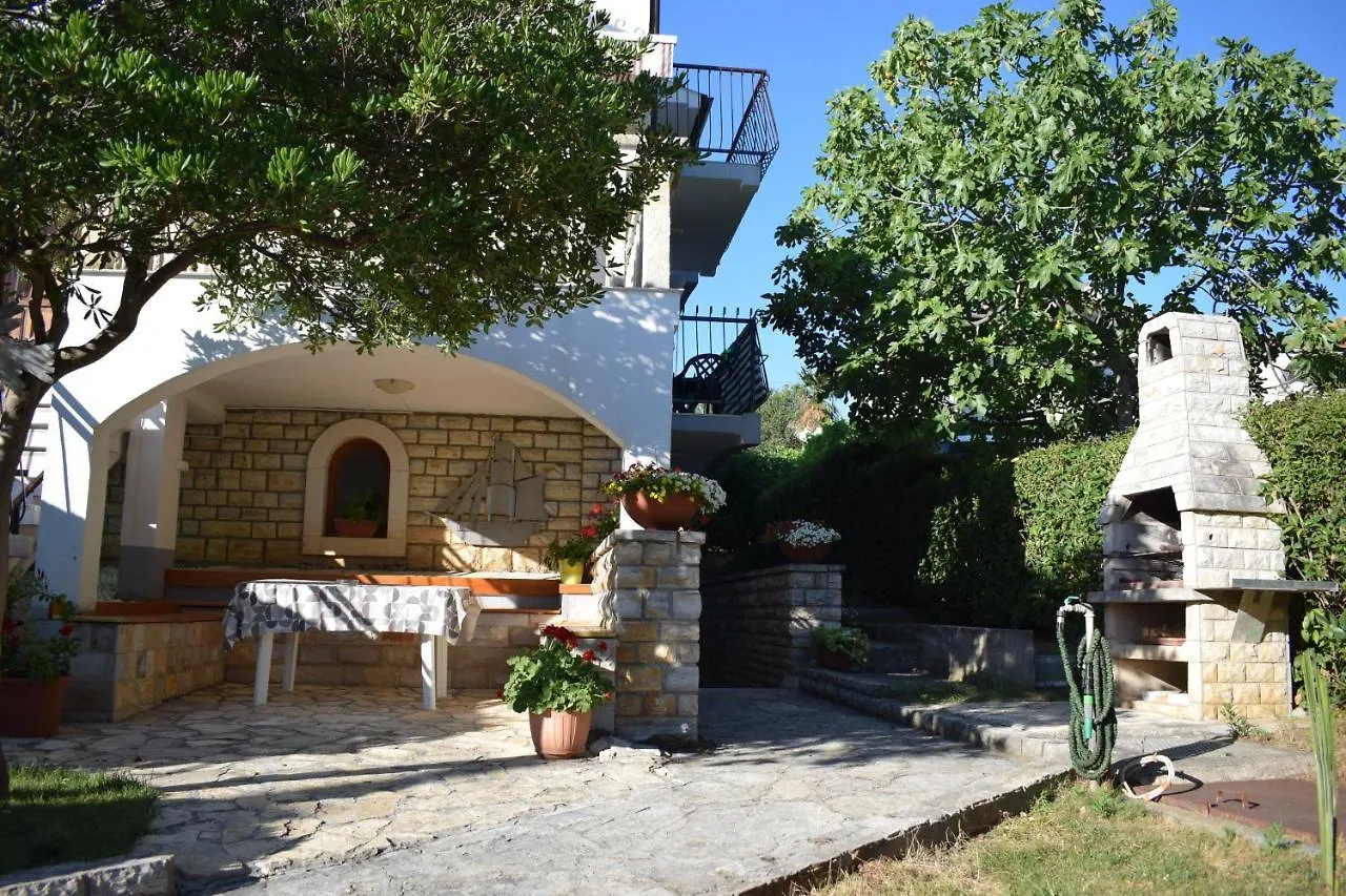 Guest house Vila Jelena - Studio Apartments For 2 To 3 Persons In Sv Filip I Jakov Sveti Filip i Jakov