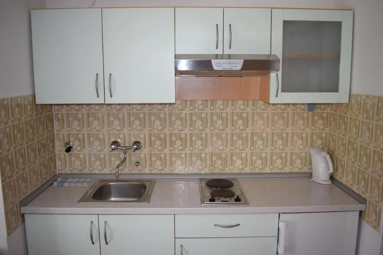 Vila Jelena - Studio Apartments For 2 To 3 Persons In Sv Filip I Jakov Sveti Filip i Jakov Guest house