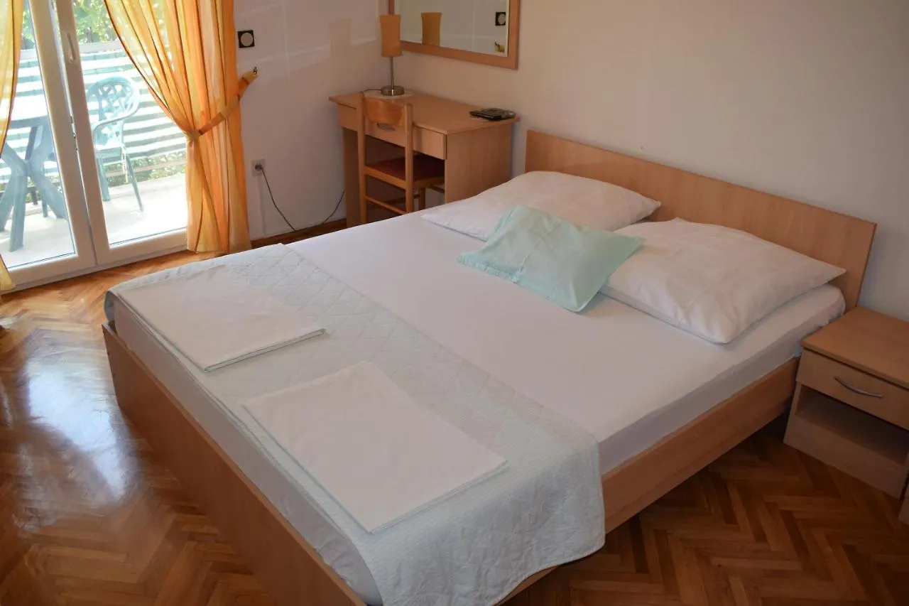 Vila Jelena - Studio Apartments For 2 To 3 Persons In Sv Filip I Jakov Sveti Filip i Jakov