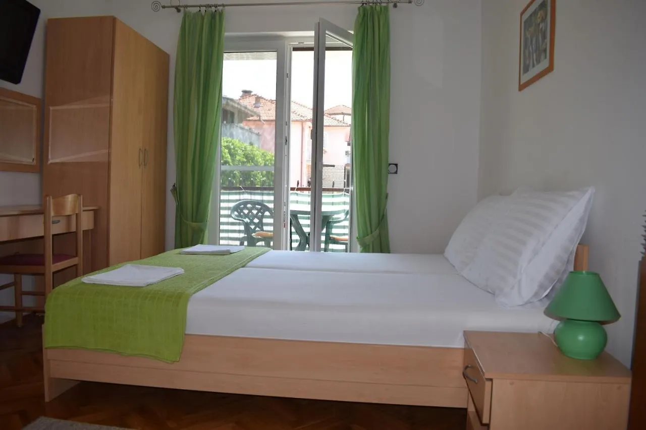 Vila Jelena - Studio Apartments For 2 To 3 Persons In Sv Filip I Jakov Sveti Filip i Jakov Guest house
