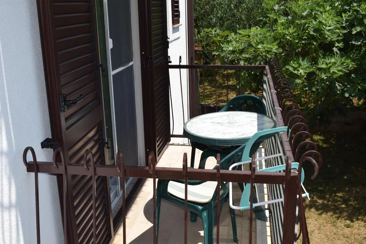 Vila Jelena - Studio Apartments For 2 To 3 Persons In Sv Filip I Jakov Sveti Filip i Jakov 0*,  Croatia