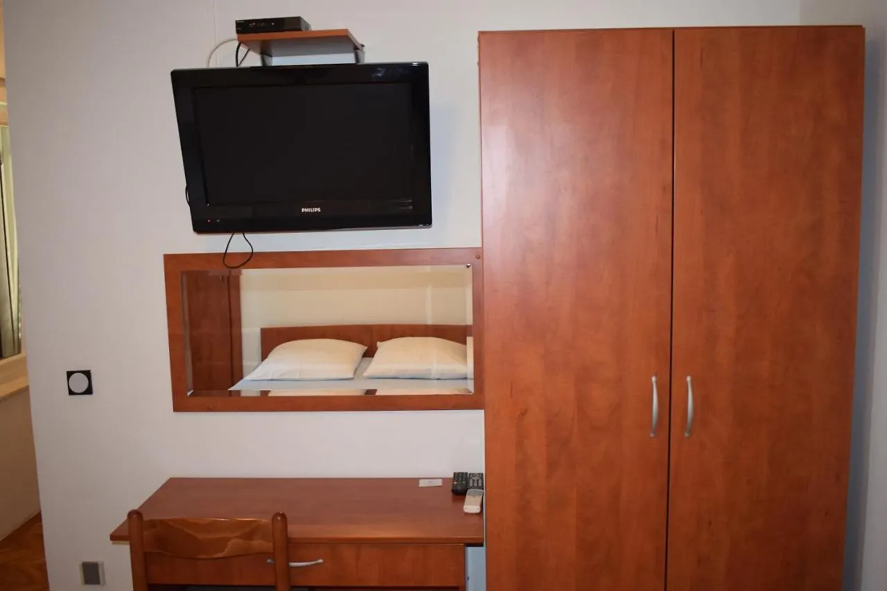 Guest house Vila Jelena - Studio Apartments For 2 To 3 Persons In Sv Filip I Jakov Sveti Filip i Jakov