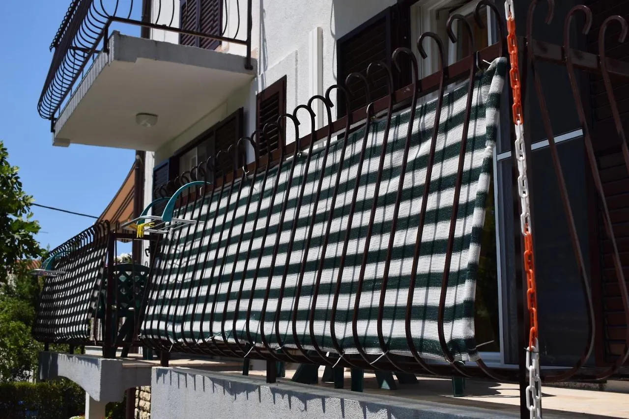 Konukevi Vila Jelena - Studio Apartments For 2 To 3 Persons In Sv Filip I Jakov Sveti Filip i Jakov